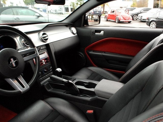 2005 Ford Mustang GT Deluxe