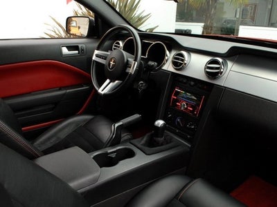 2005 Ford Mustang GT Deluxe