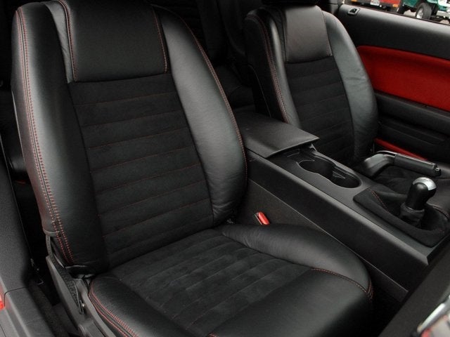 2005 Ford Mustang GT Deluxe