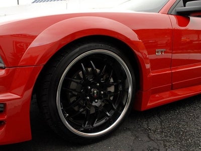2005 Ford Mustang GT Deluxe