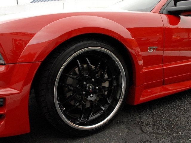 2005 Ford Mustang GT Deluxe