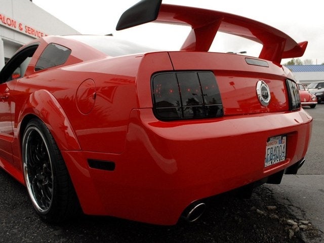 2005 Ford Mustang GT Deluxe