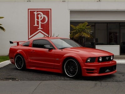 2005 Ford Mustang GT Deluxe