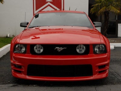2005 Ford Mustang GT Deluxe