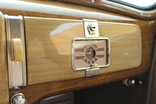 1940 Chevrolet Special Deluxe 2-Door Town Sedan