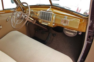 1940 Chevrolet Special Deluxe 2-Door Town Sedan