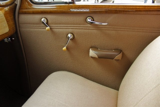 1940 Chevrolet Special Deluxe 2-Door Town Sedan