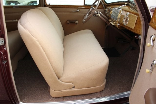 1940 Chevrolet Special Deluxe 2-Door Town Sedan