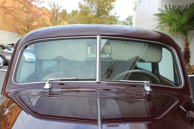 1940 Chevrolet Special Deluxe 2-Door Town Sedan