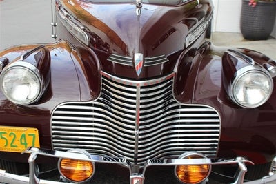 1940 Chevrolet Special Deluxe 2-Door Town Sedan