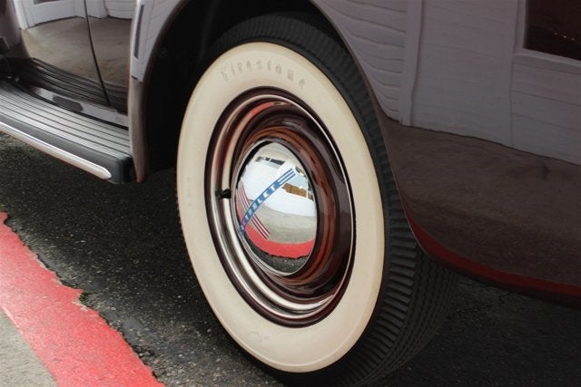1940 Chevrolet Special Deluxe 2-Door Town Sedan