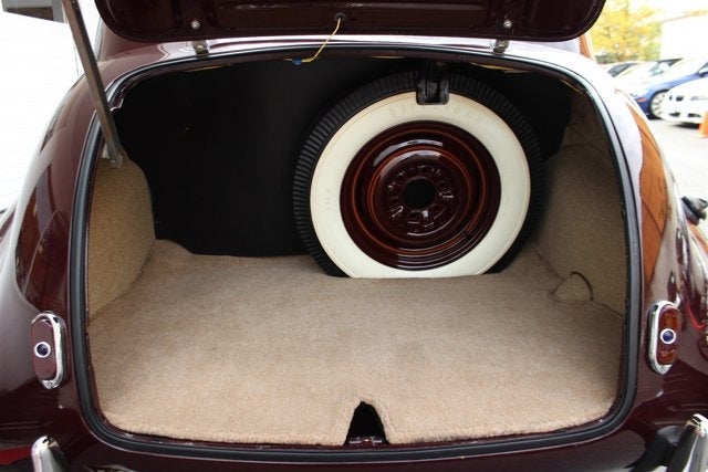 1940 Chevrolet Special Deluxe 2-Door Town Sedan