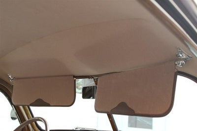 1940 Chevrolet Special Deluxe 2-Door Town Sedan