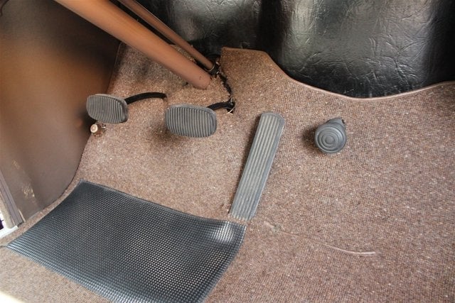 1940 Chevrolet Special Deluxe 2-Door Town Sedan