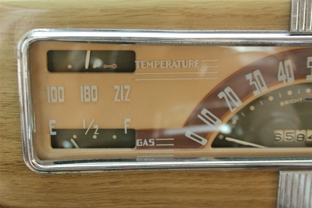 1940 Chevrolet Special Deluxe 2-Door Town Sedan