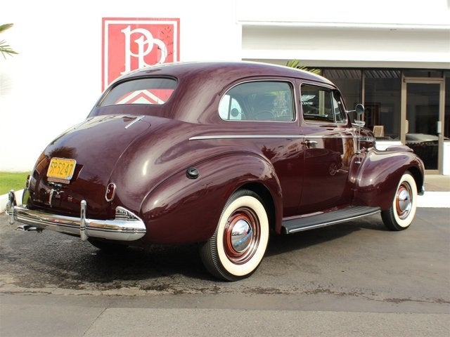 1940 Chevrolet Special Deluxe 2-Door Town Sedan