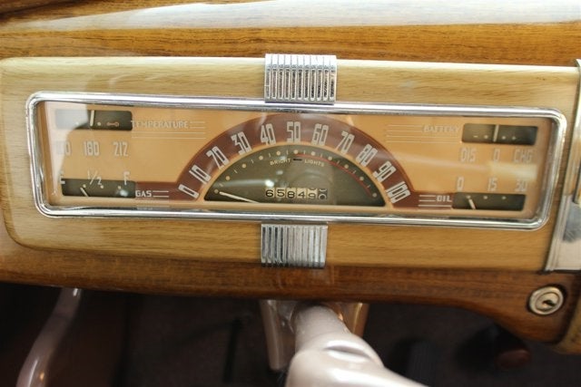 1940 Chevrolet Special Deluxe 2-Door Town Sedan