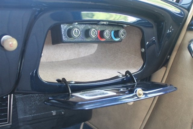 1933 Ford 3-Window Coupe Base