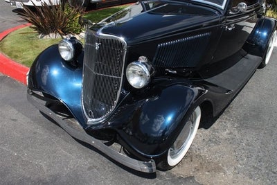 1933 Ford 3-Window Coupe Base