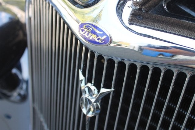 1933 Ford 3-Window Coupe Base