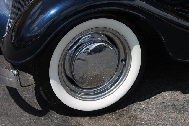 1933 Ford 3-Window Coupe Base