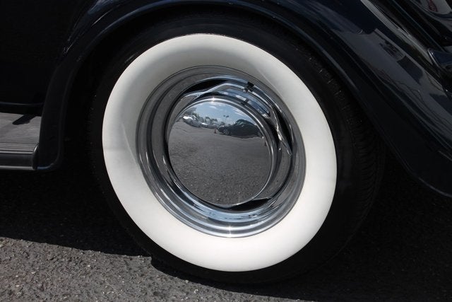 1933 Ford 3-Window Coupe Base