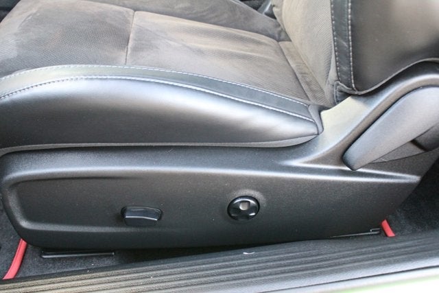 2015 Dodge Challenger R/T Scat Pack Shaker