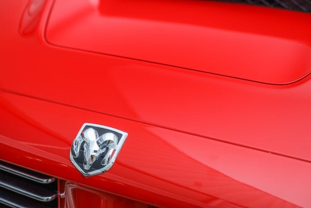 2005 Dodge Ram SRT-10 4dr Quad Cab 140.5" WB