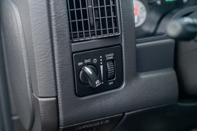 2005 Dodge Ram SRT-10 2dr Reg Cab 120.5" WB