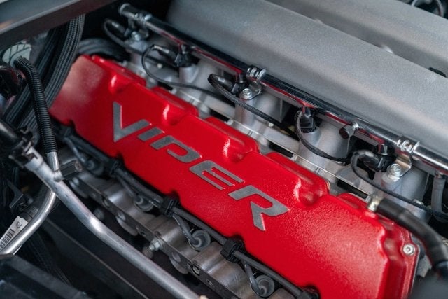 2005 Dodge Ram SRT-10 2dr Reg Cab 120.5" WB