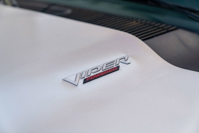 2005 Dodge Ram SRT-10 2dr Reg Cab 120.5" WB