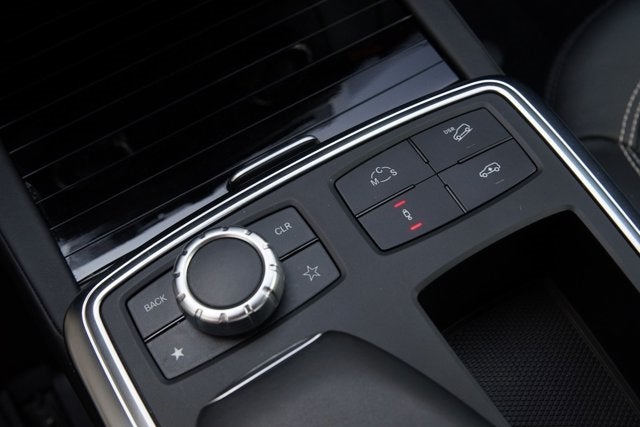 2013 Mercedes-Benz ML63 AMG® P30 Performance