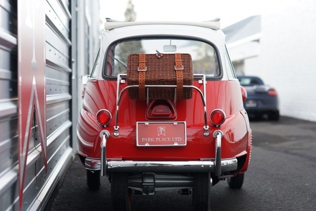 1957 BMW Isetta 300 Deluxe 'California'