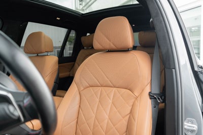 2023 BMW X7 M60i
