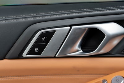 2023 BMW X7 M60i
