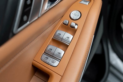 2023 BMW X7 M60i