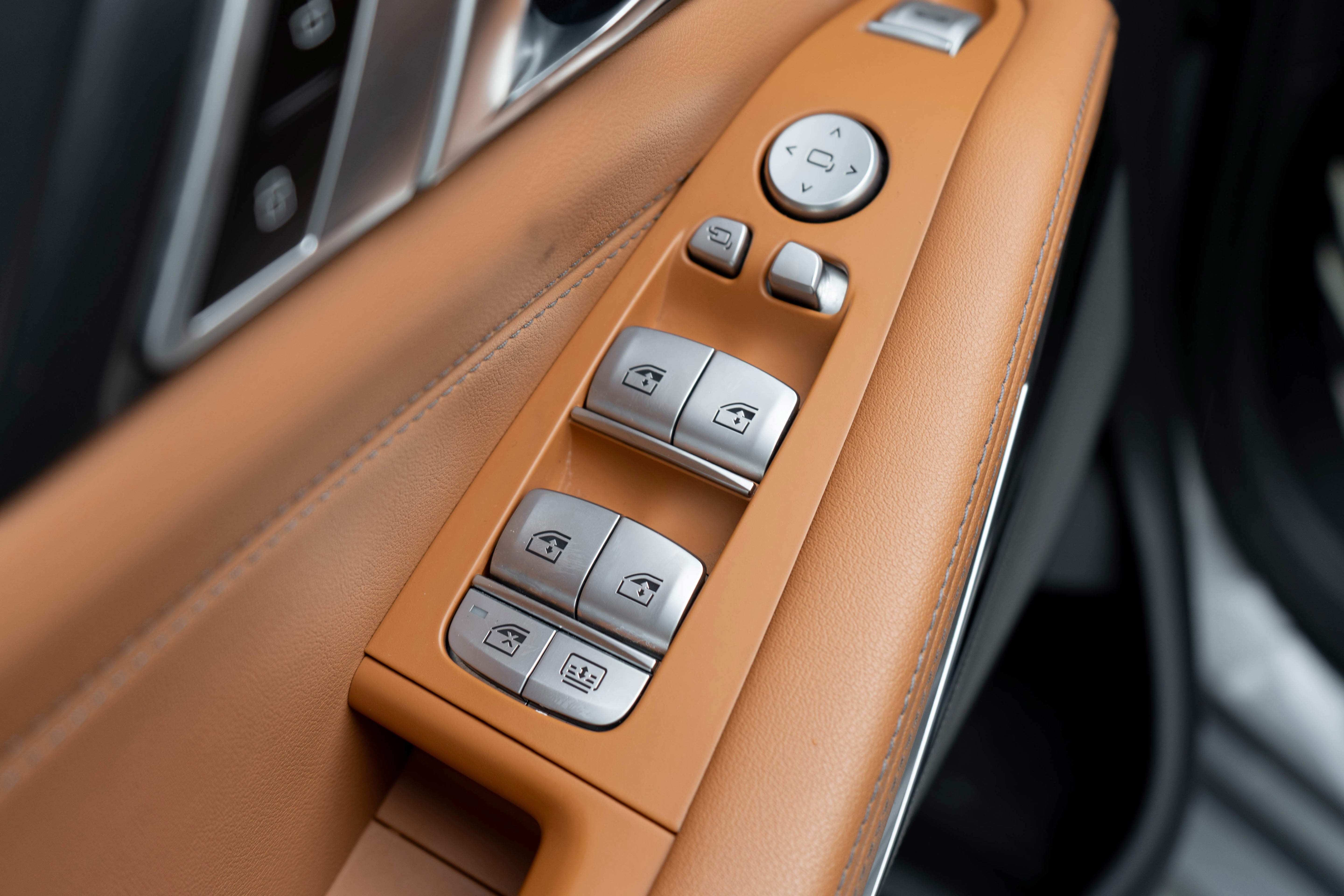 2023 BMW X7 M60i