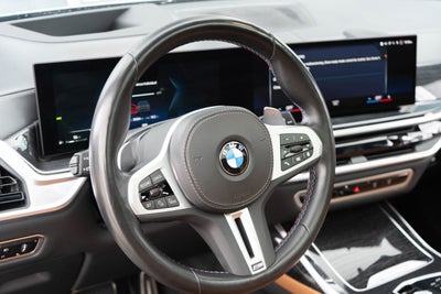 2023 BMW X7 M60i