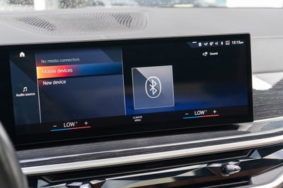 2023 BMW X7 M60i