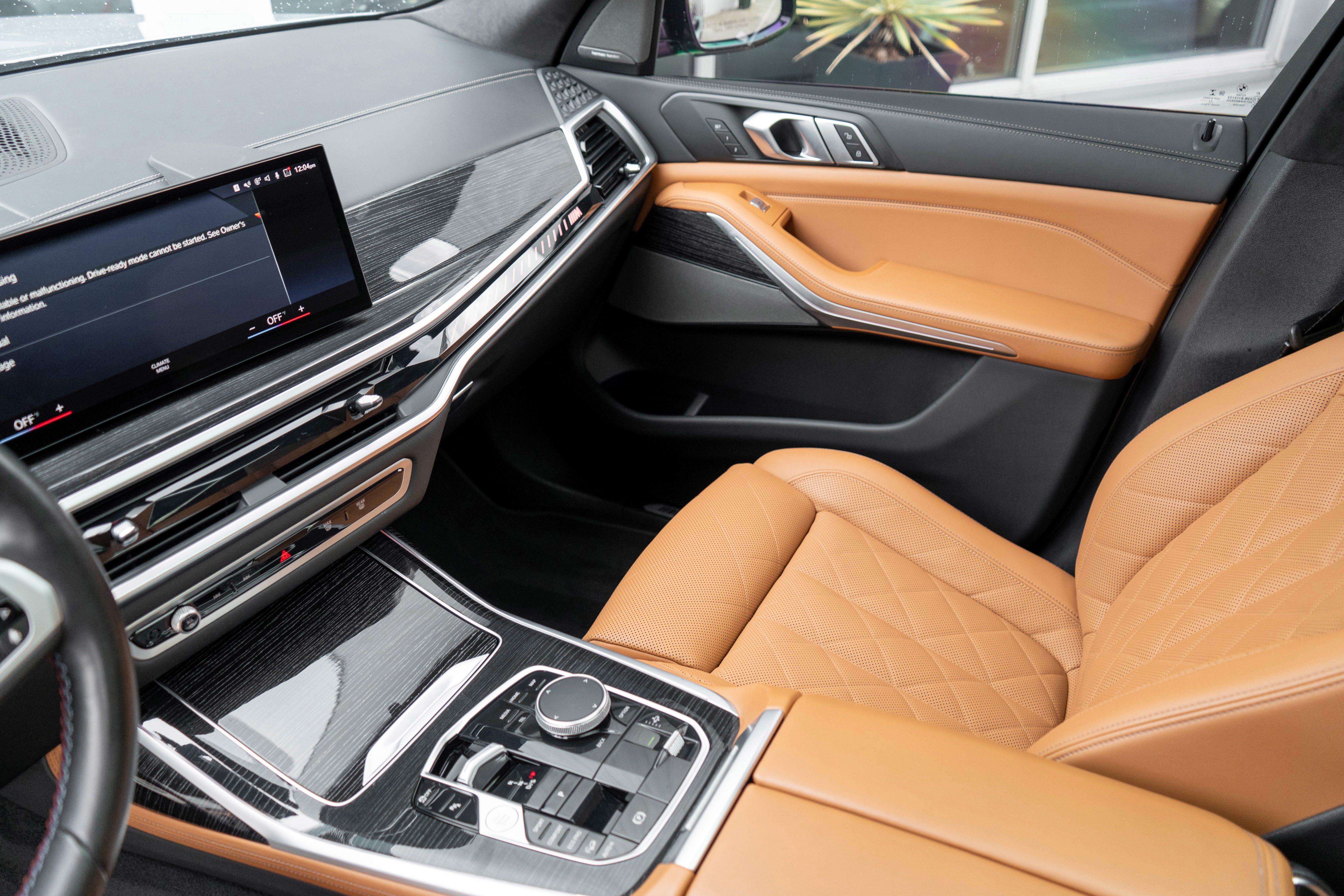 2023 BMW X7 M60i