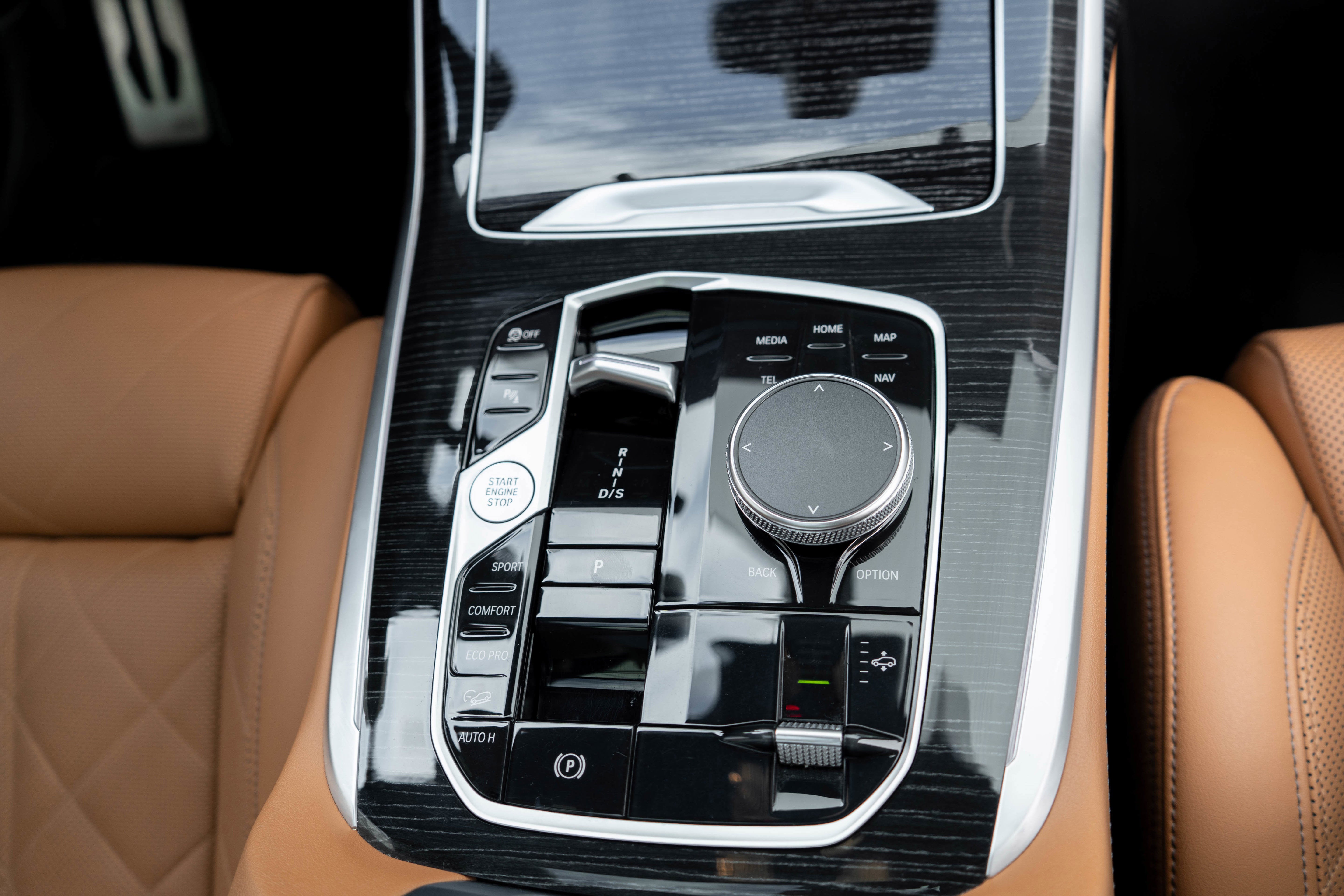 2023 BMW X7 M60i