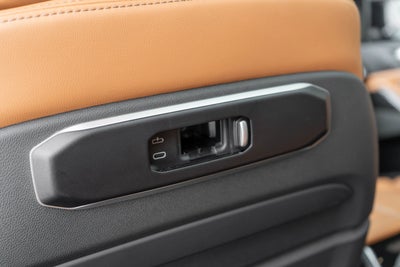 2023 BMW X7 M60i