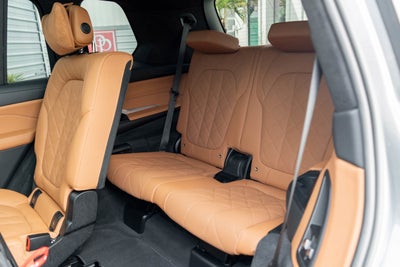 2023 BMW X7 M60i