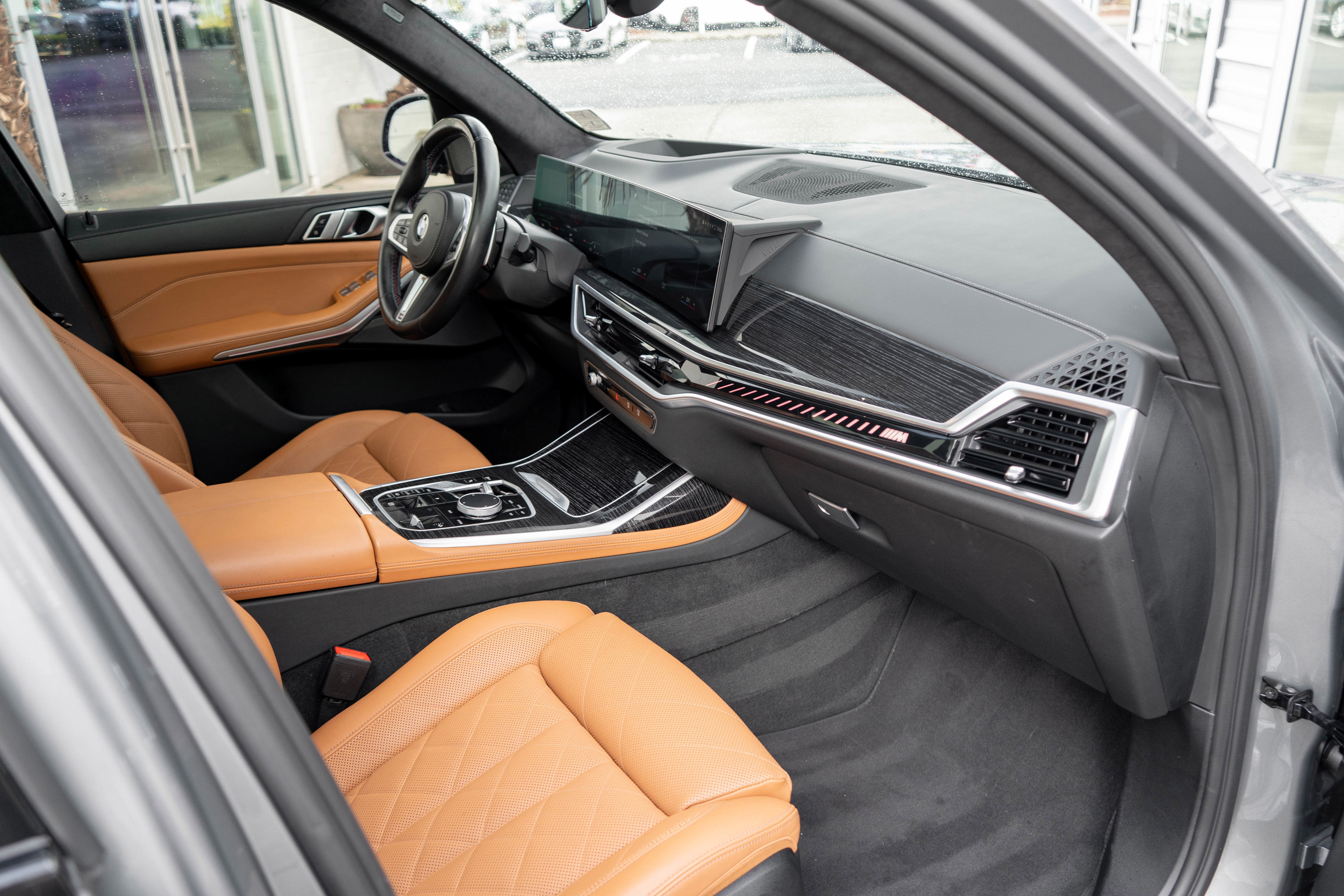 2023 BMW X7 M60i