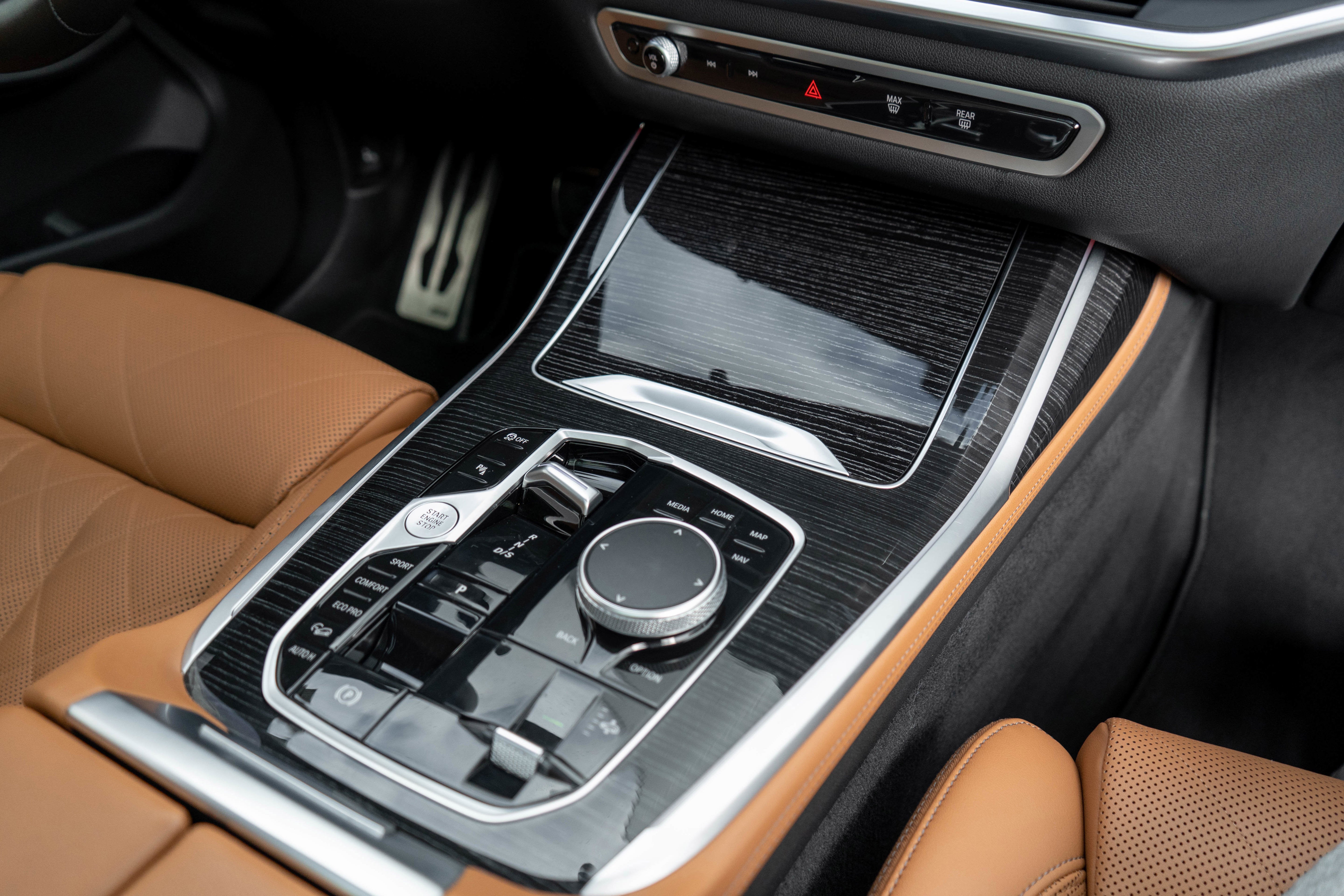 2023 BMW X7 M60i