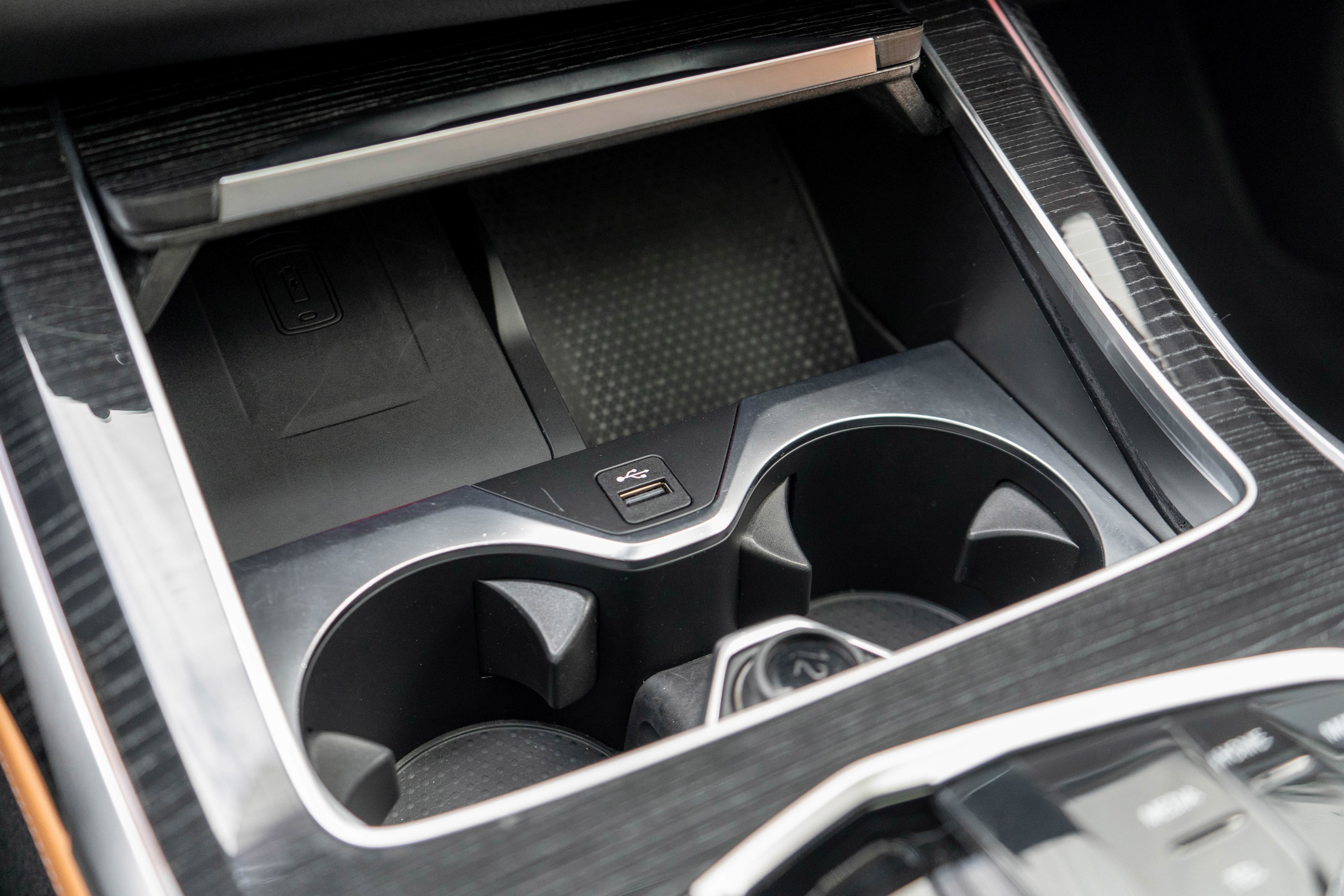 2023 BMW X7 M60i