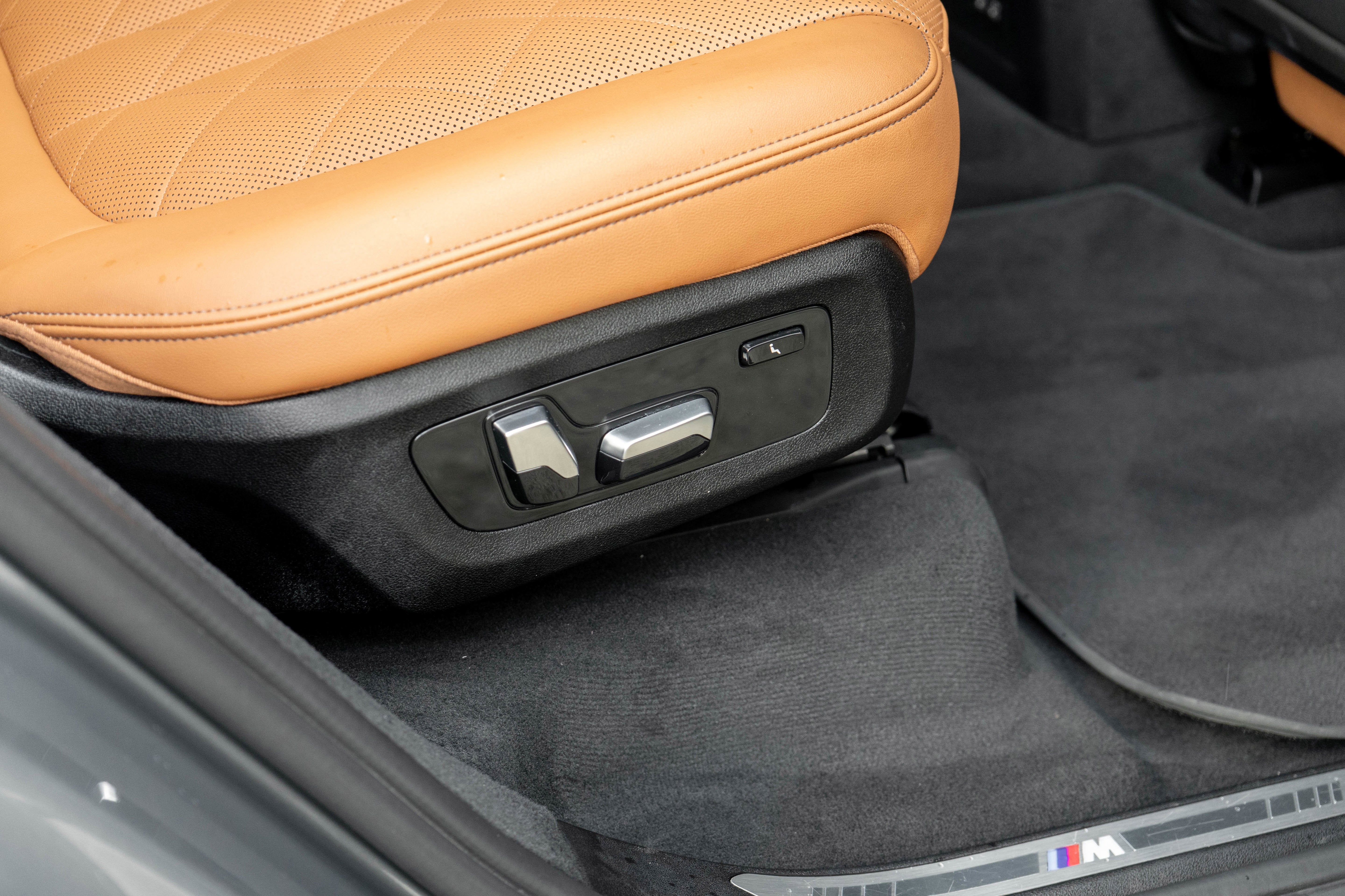 2023 BMW X7 M60i