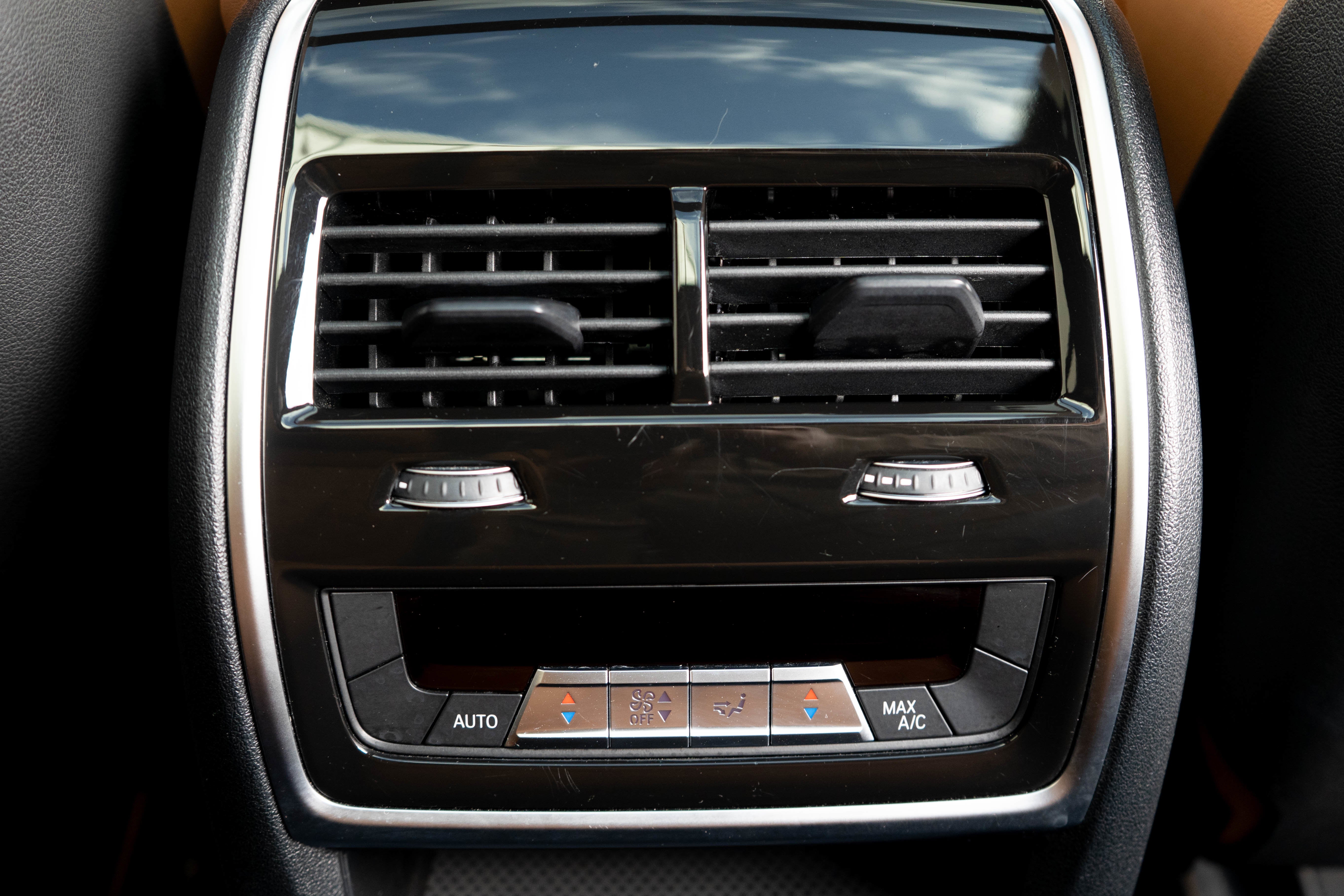 2023 BMW X7 M60i