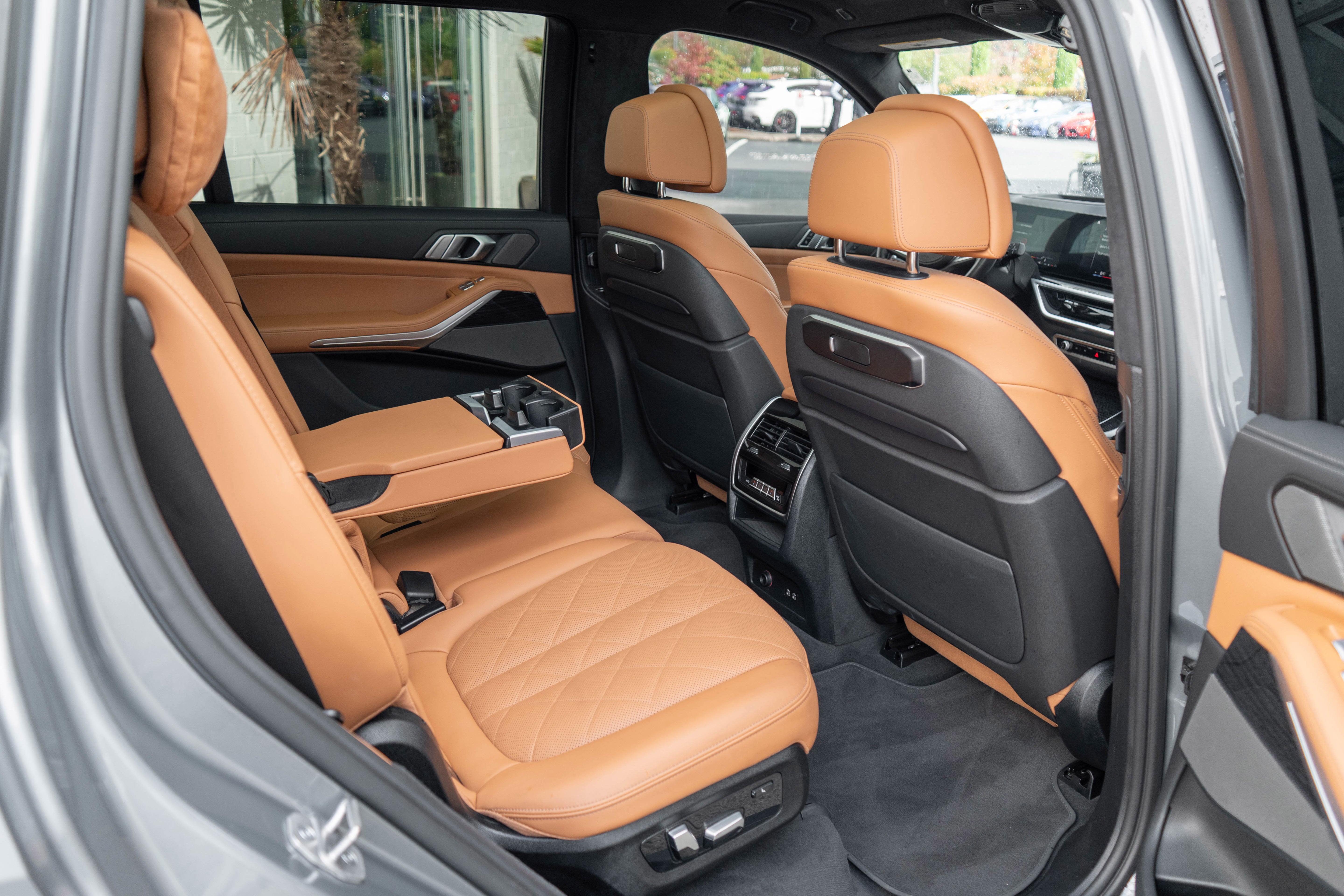2023 BMW X7 M60i