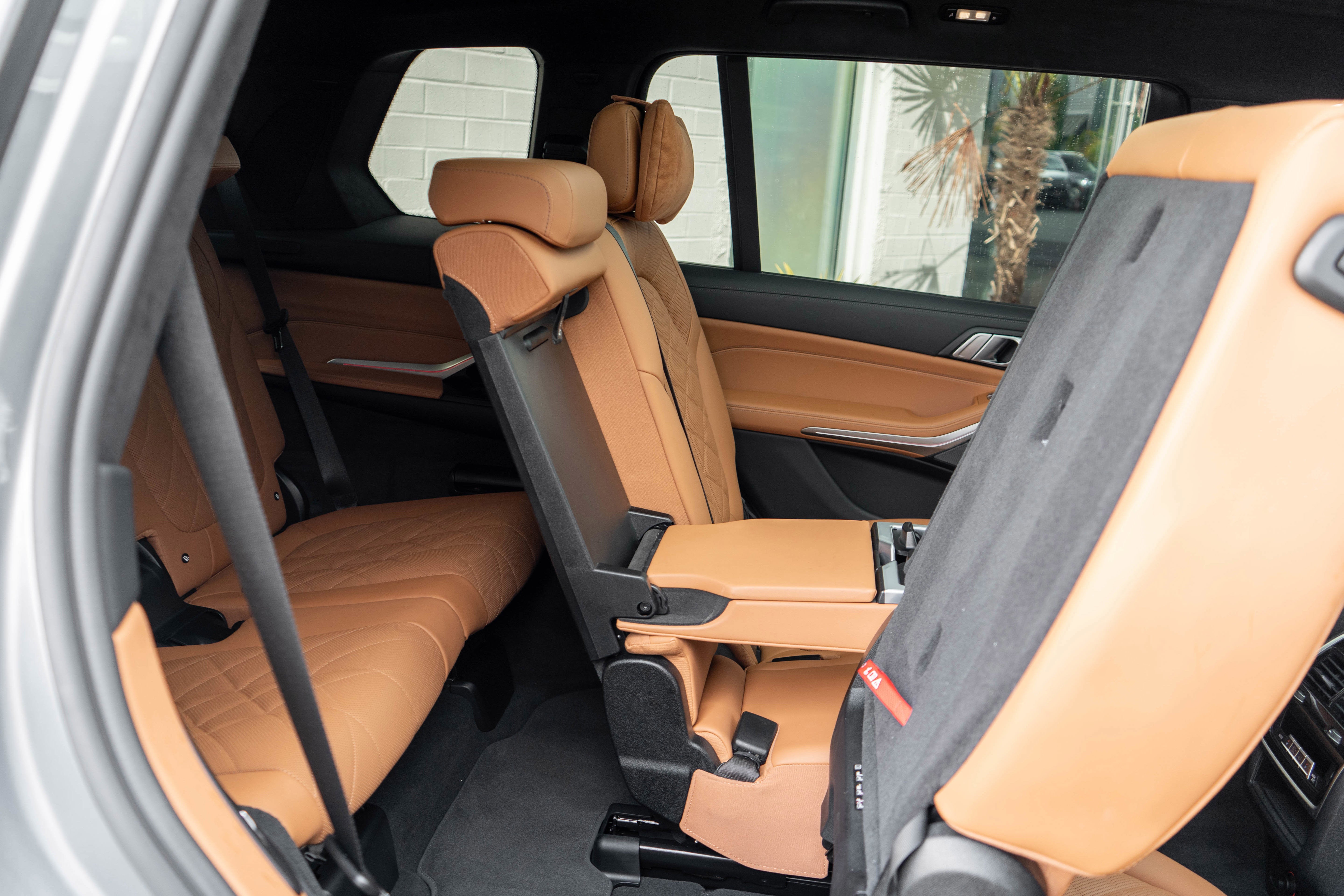 2023 BMW X7 M60i